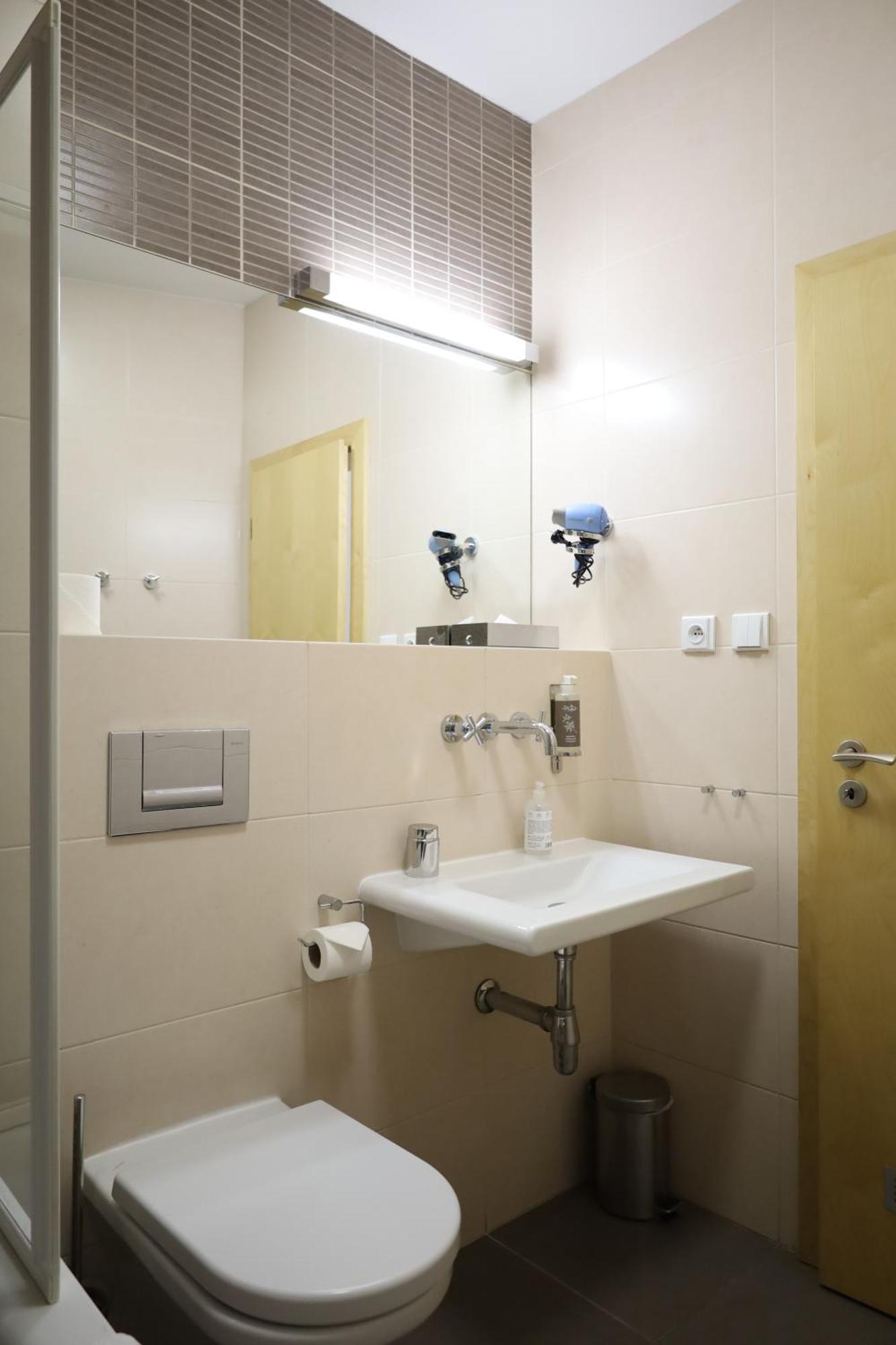 Rezidence Ostrovni Aparthotel Praha Bagian luar foto