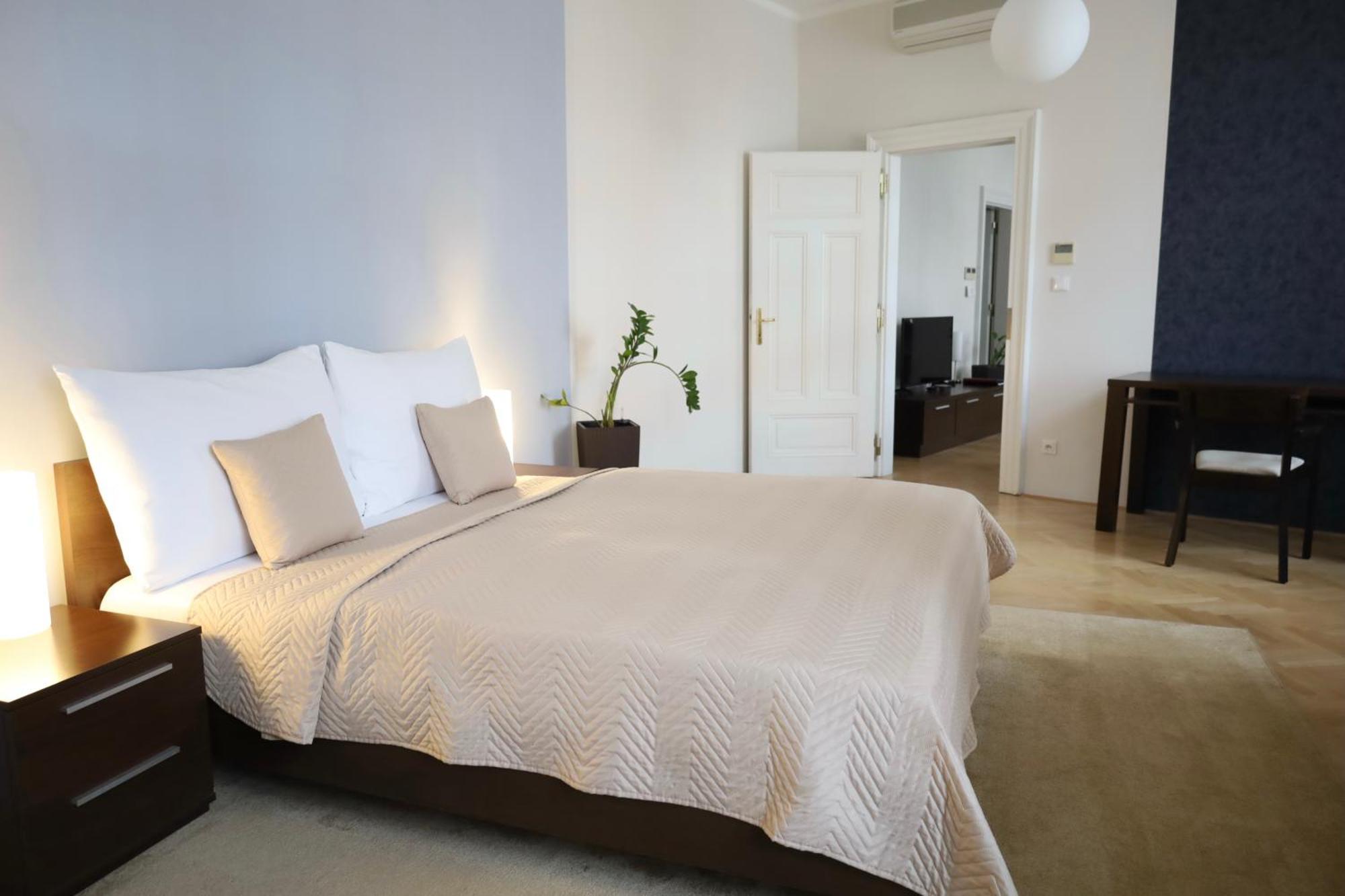 Rezidence Ostrovni Aparthotel Praha Bagian luar foto