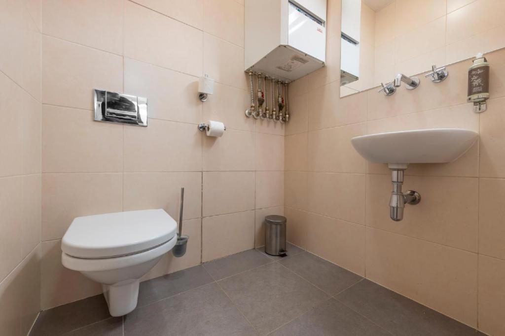 Rezidence Ostrovni Aparthotel Praha Bagian luar foto