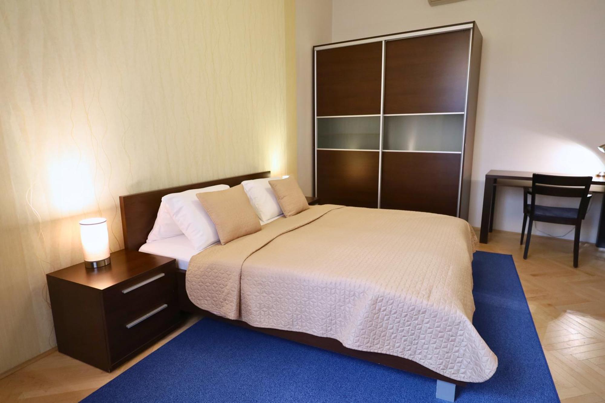 Rezidence Ostrovni Aparthotel Praha Bagian luar foto